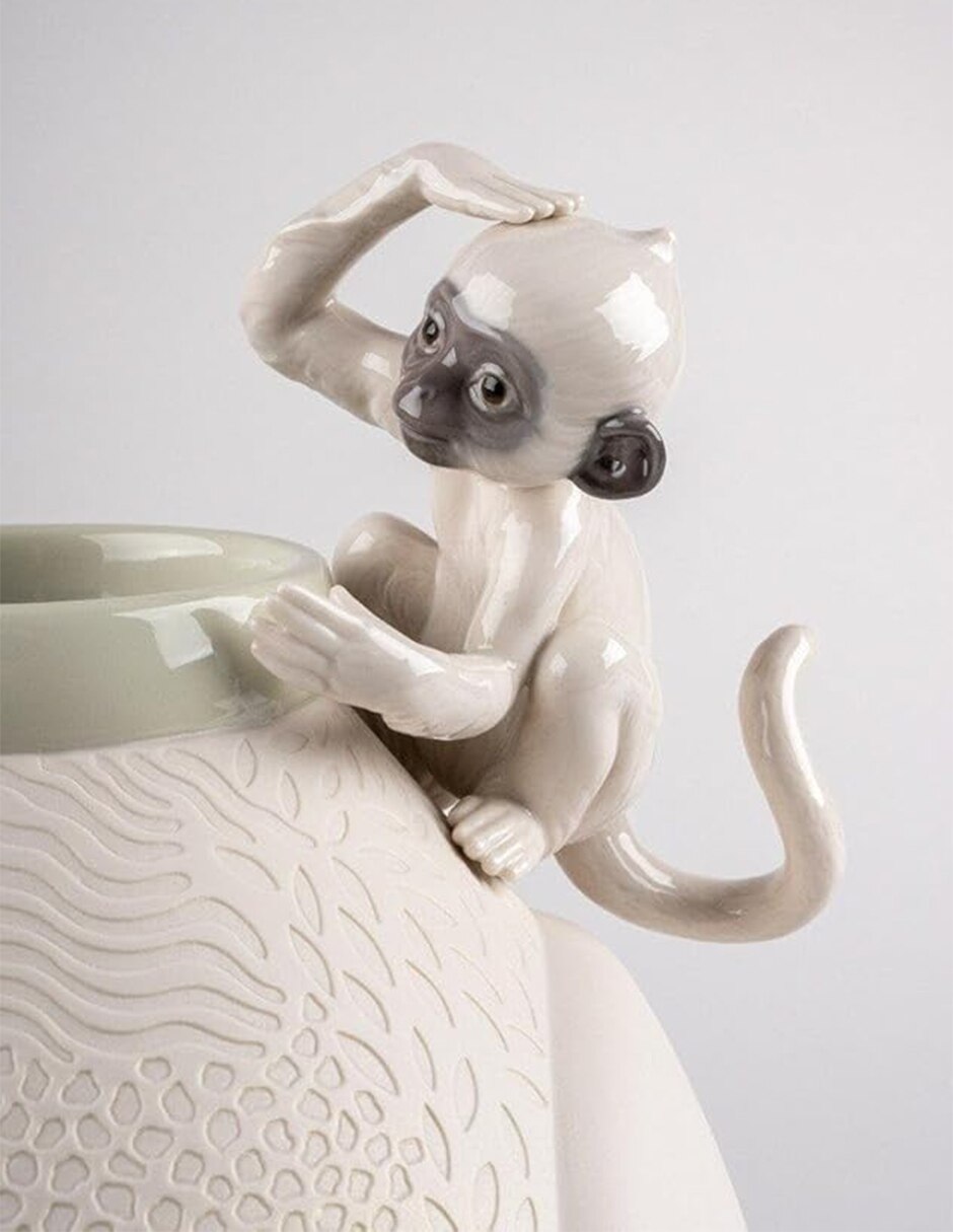 Escultura Monkey de porcelana 2