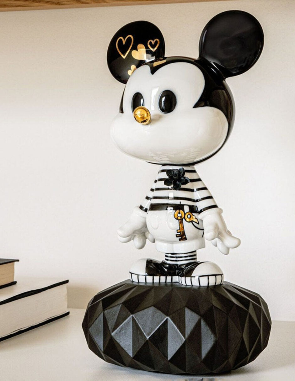 Escultura Mickey in black de porcelana